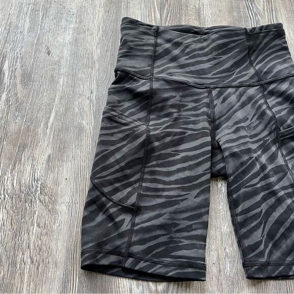 Lululemon Fast and Free Short 8" - Picture 6 of 13